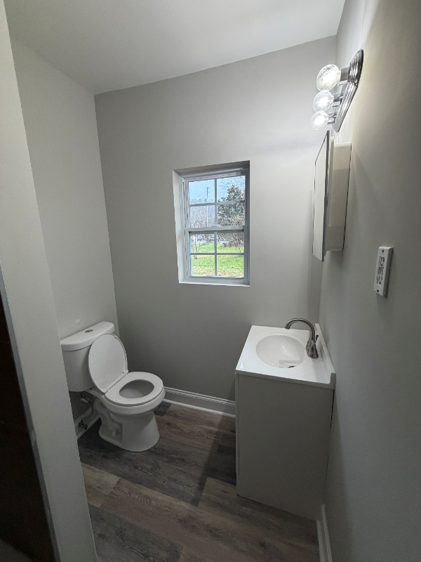 2510 Oak St - Photo 4 of 13