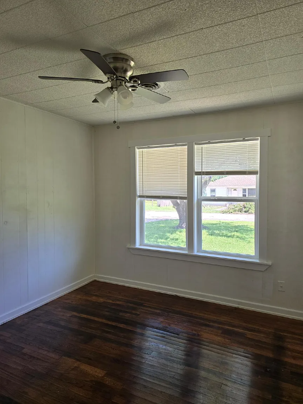 811 E Navarro Ave - Photo 6 of 9