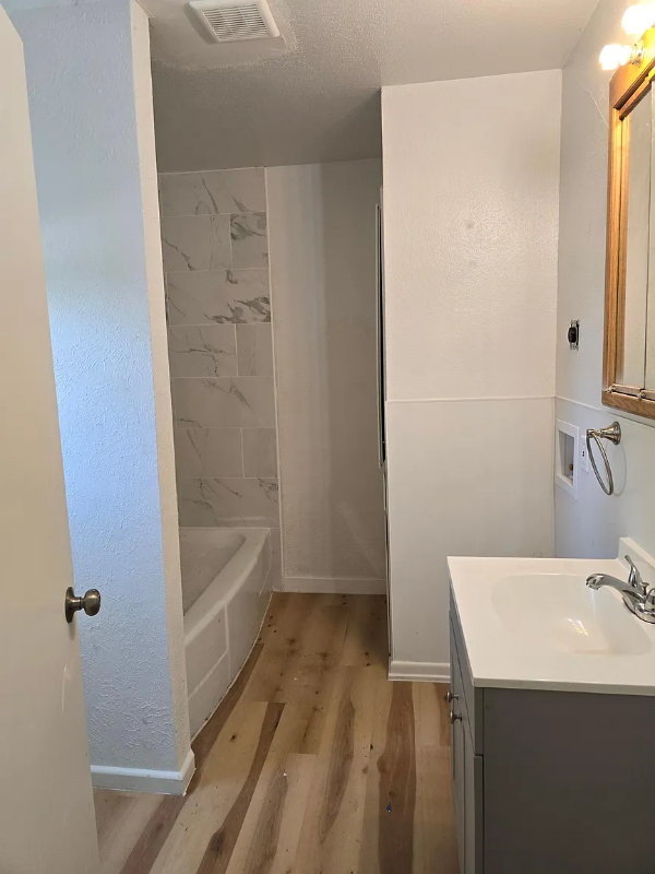 811 E Navarro Ave - Photo 7 of 9