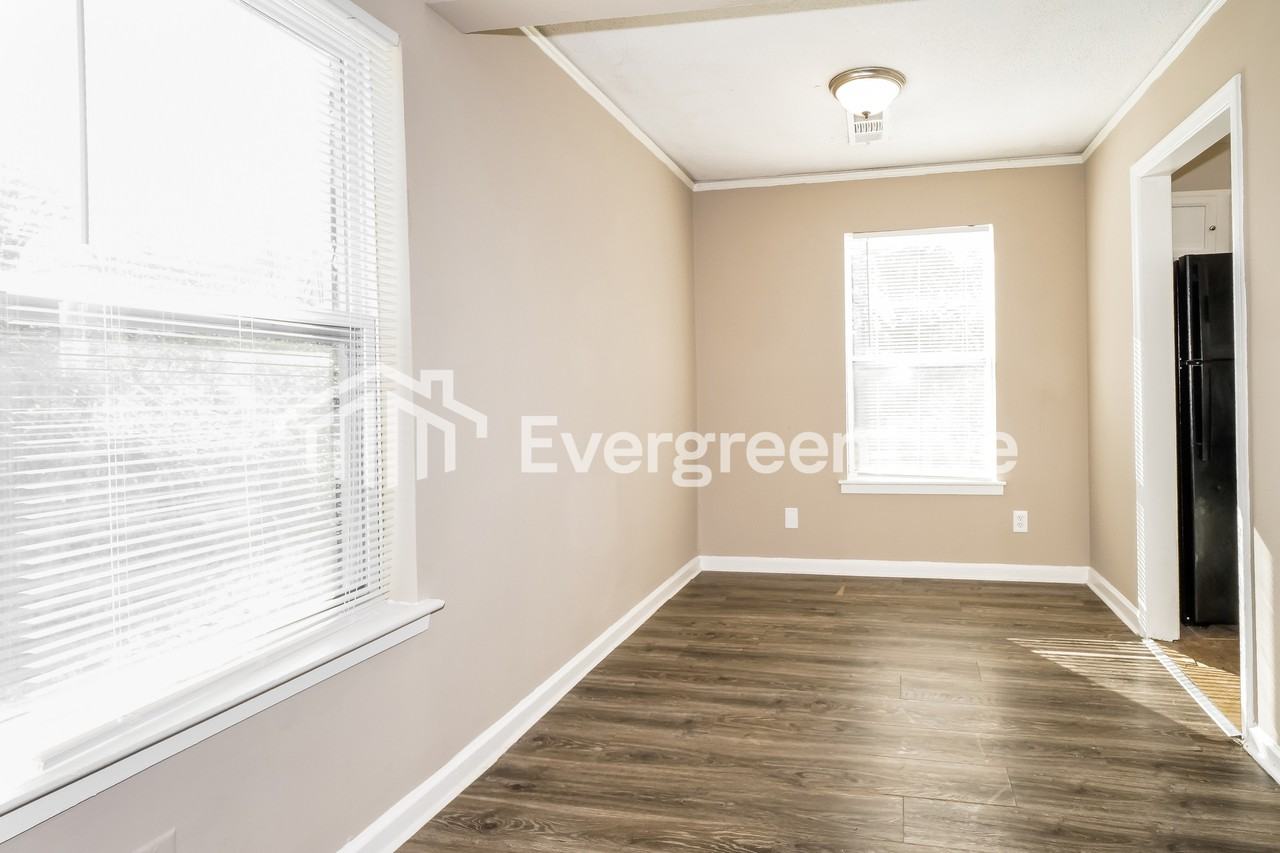 1597 Michael St - Photo 6 of 15