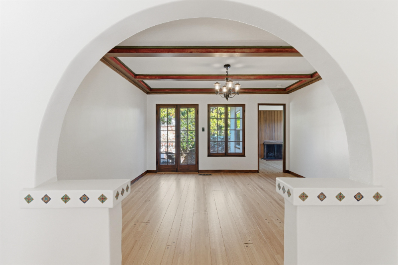 2811 Bright Ln - Photo 3 of 20