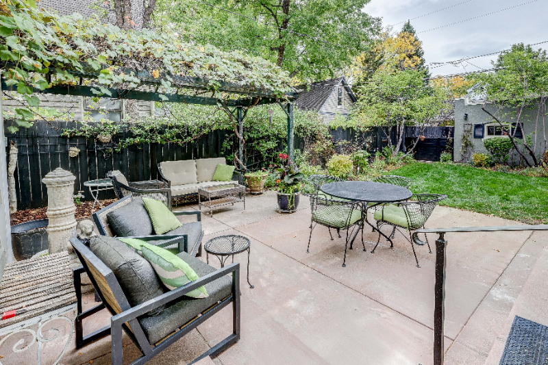 2105 S Fillmore St - Photo 4 of 17