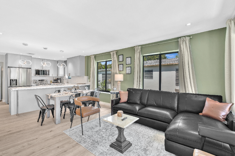 310 Sw 31st Ct - Photo 2 of 14