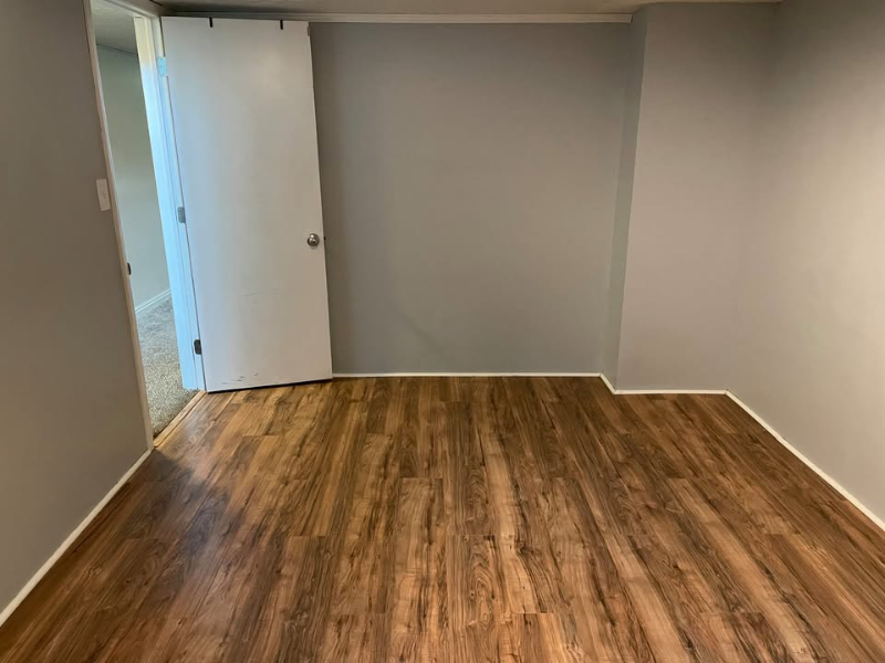 1368 Davis Ave - Photo 3 of 12