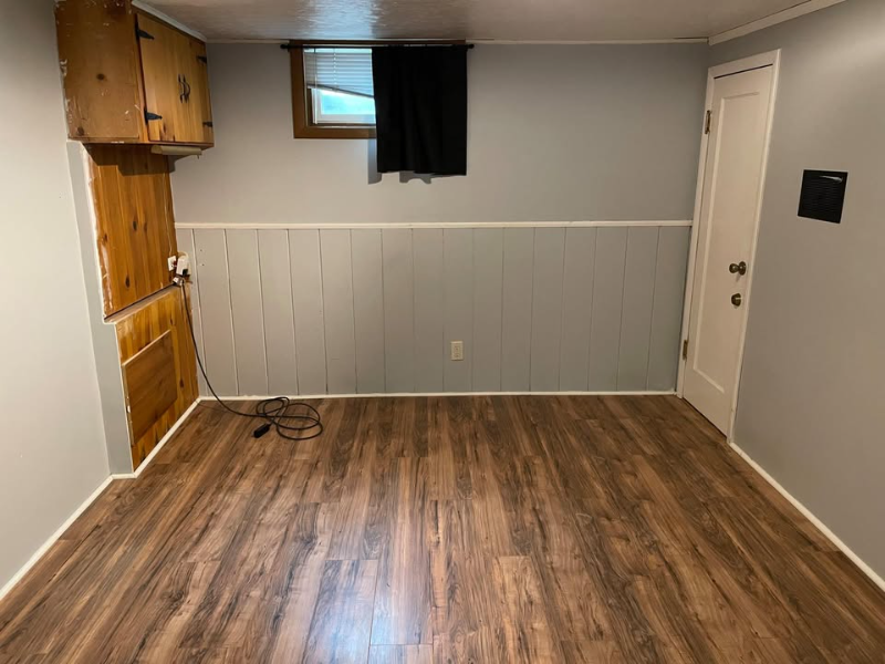 1368 Davis Ave - Photo 4 of 12