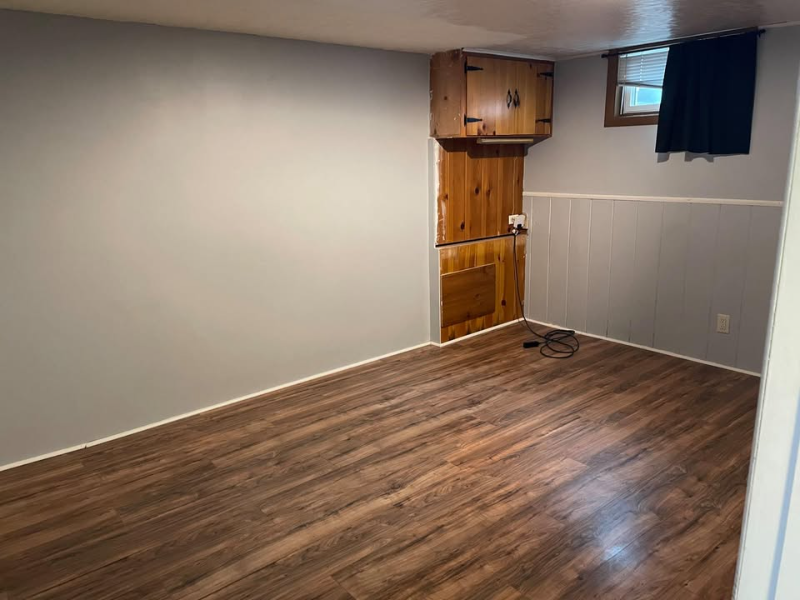 1368 Davis Ave - Photo 5 of 12