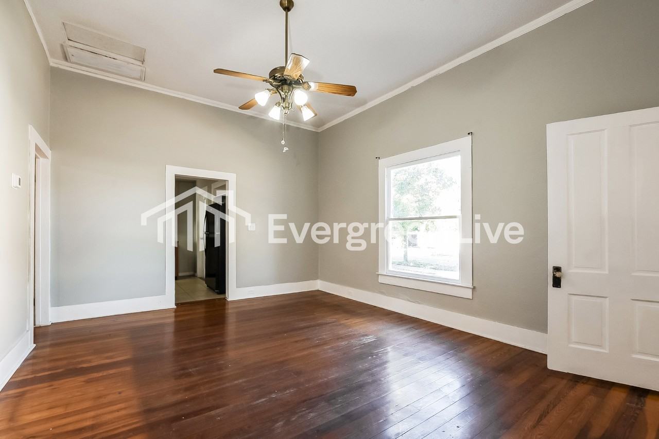 600 S Center St - Photo 2 of 16