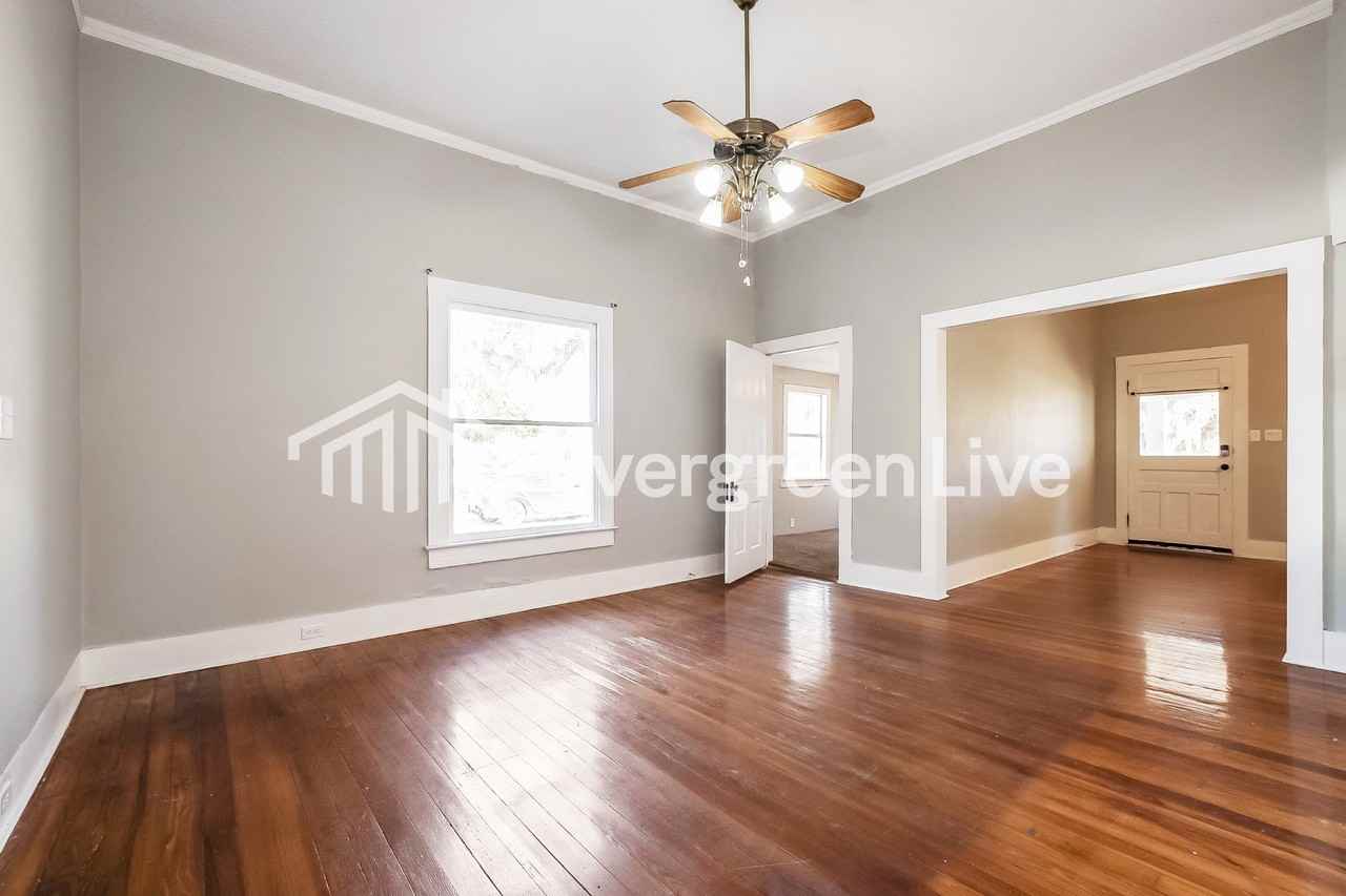 600 S Center St - Photo 5 of 16