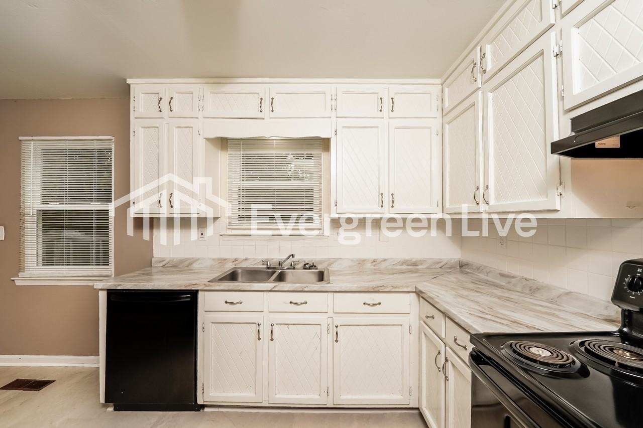 1119 Startrek Ln - Photo 5 of 15