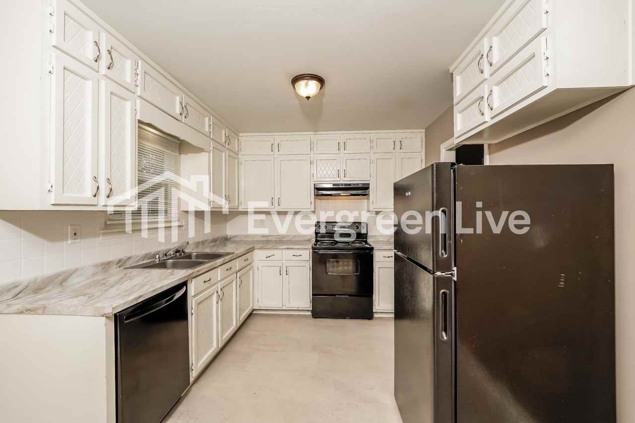 1119 Startrek Ln - Photo 6 of 15