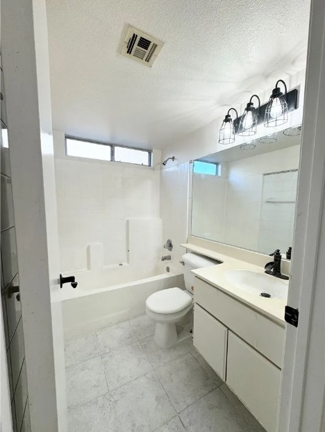 37727 Harvey St - Photo 2 of 3