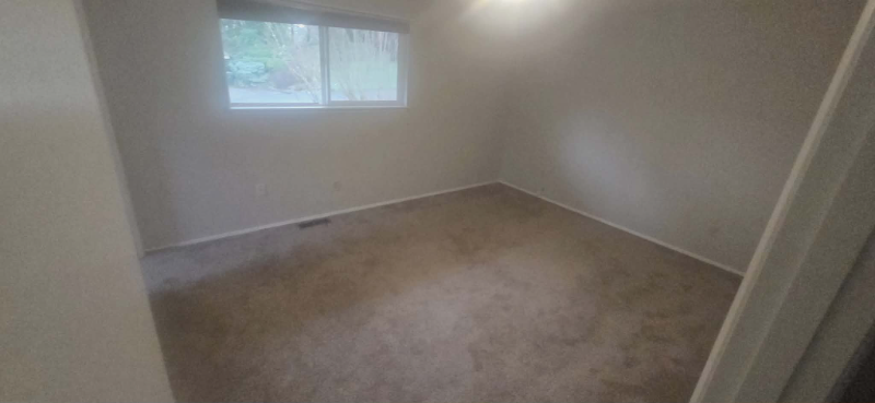 10914 93rd Ave Sw - Photo 5 of 19