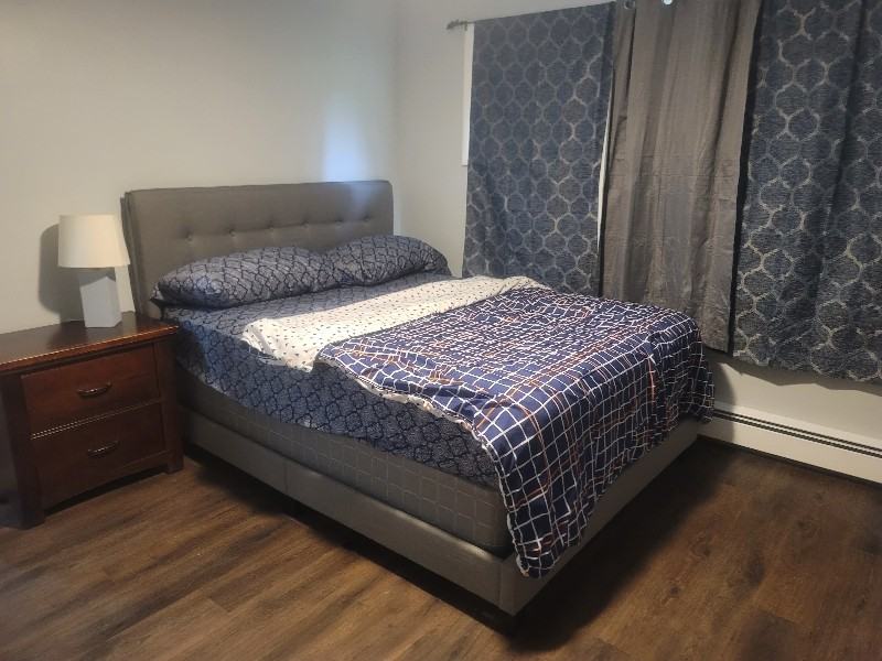 113 Newton Ave N - Photo 2 of 13