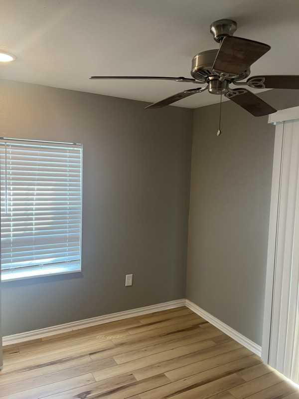 520 W Jones St - Photo 4 of 8