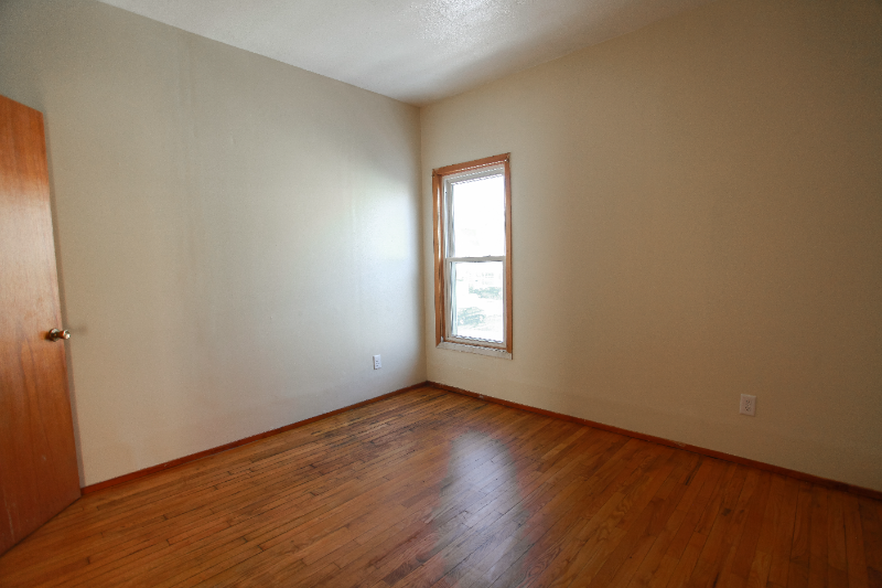 428 Wilkinson St #2 - Photo 4 of 6