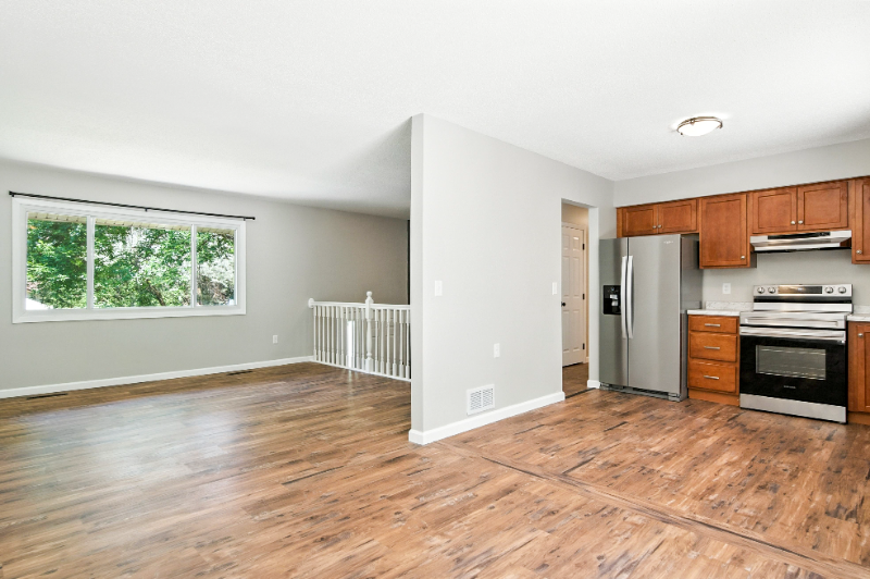 7680 Berkshire Way - Photo 3 of 15