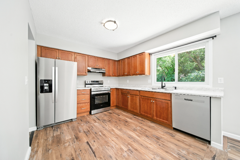 7680 Berkshire Way - Photo 5 of 15