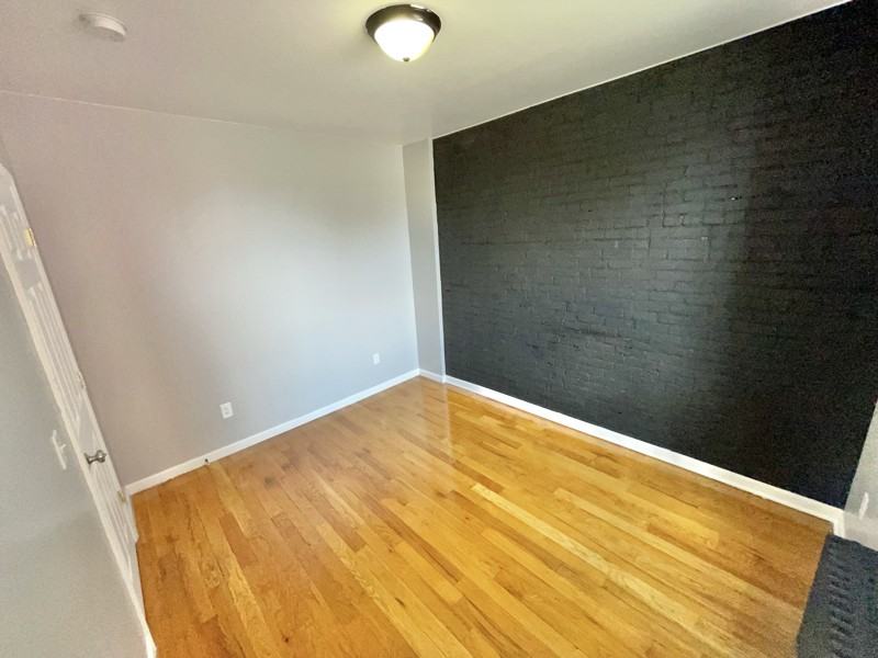 366 4th Ave #27 - Photo 5 of 6