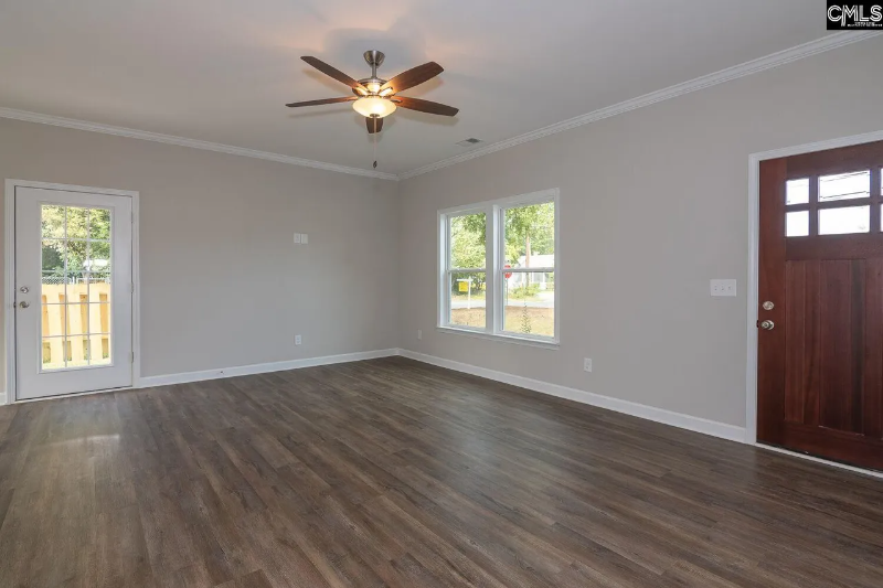 813 Poplar St - Photo 2 of 13