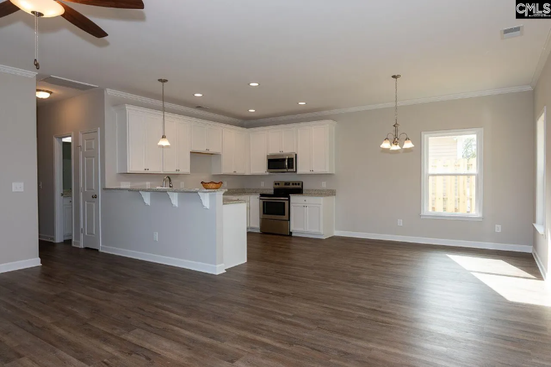 813 Poplar St - Photo 3 of 13