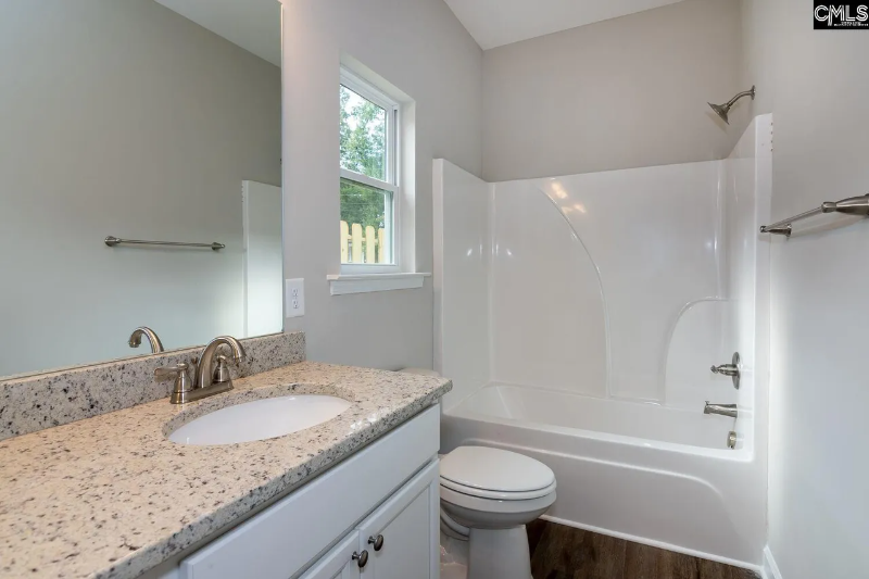 813 Poplar St - Photo 5 of 13