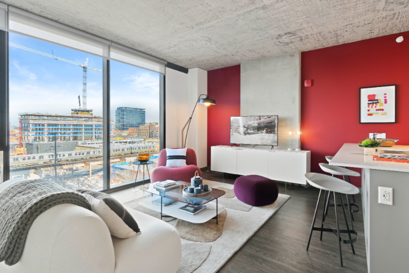 161 N Elizabeth St - Photo 3 of 8