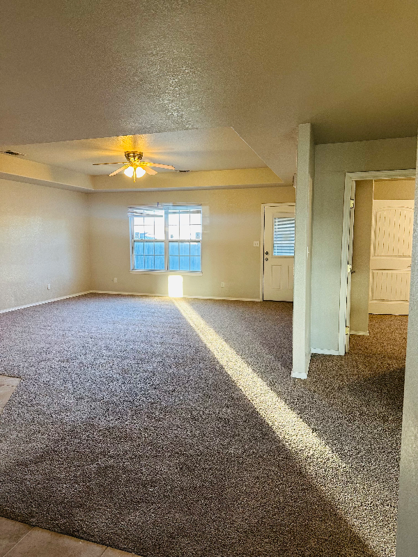 811 S Wyoming Ave - Photo 4 of 9