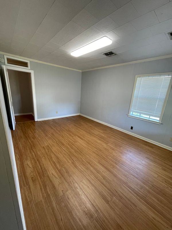 208 Saint George St - Photo 2 of 29