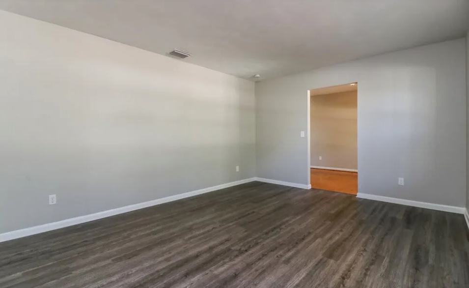 11213 Mcmullen Loop - Photo 4 of 16