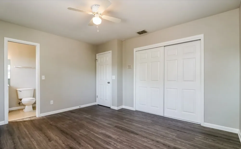 11213 Mcmullen Loop - Photo 5 of 16