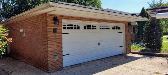 733 Campbell Ave - Photo 3 of 20