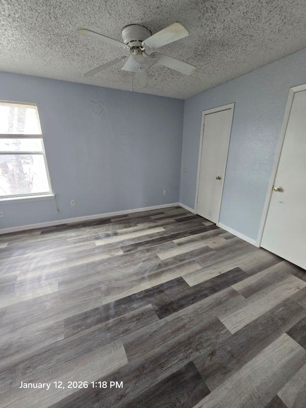 900 S 15th St - Photo 4 of 9