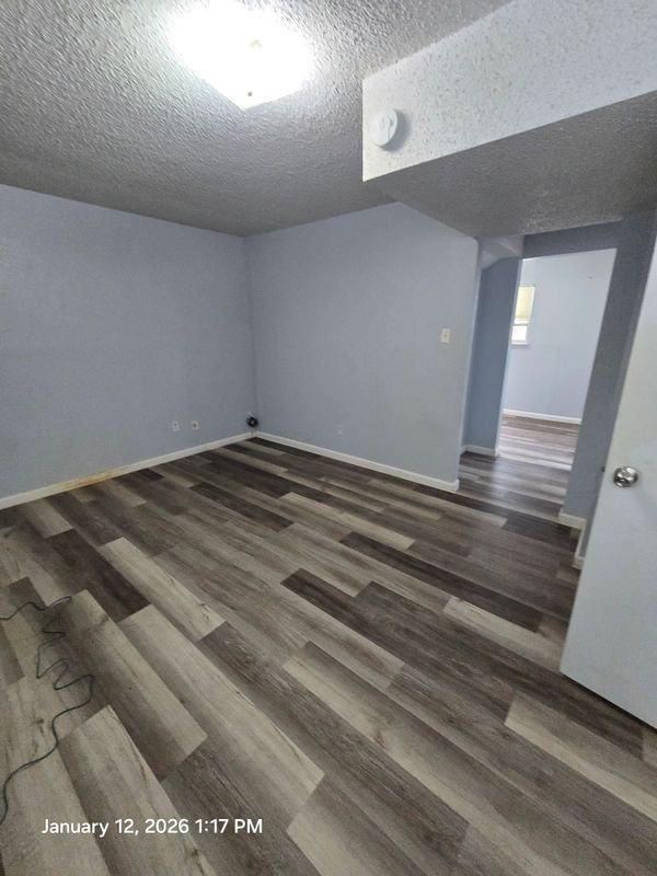 900 S 15th St - Photo 6 of 9