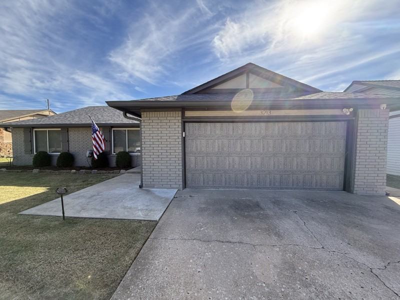 3213 E Oakridge St - Photo 2 of 18