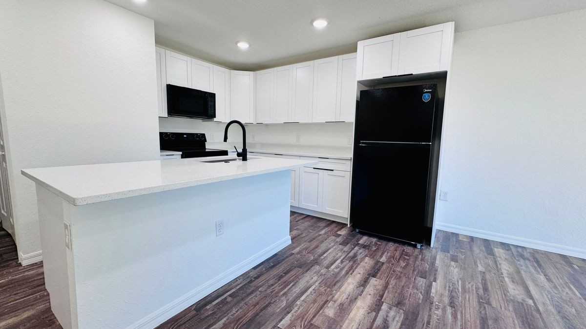 27063 Washington St - Photo 5 of 20