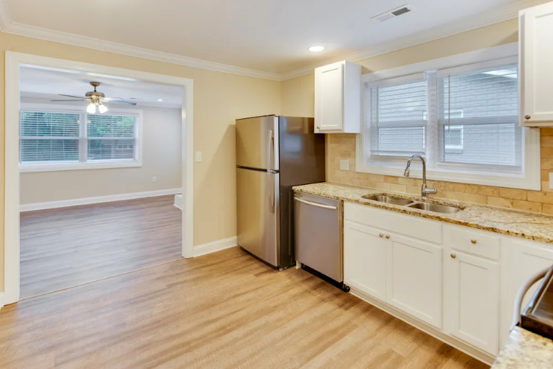 1518 Lasalle St - Photo 4 of 9