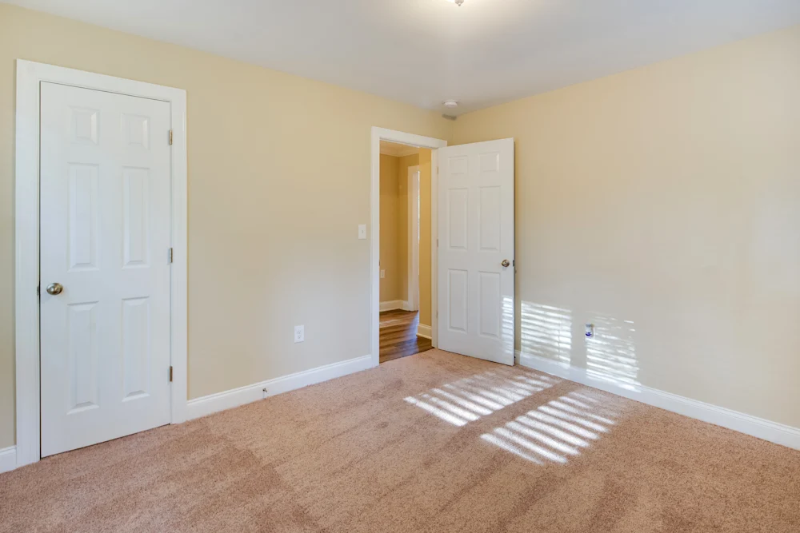 1518 Lasalle St - Photo 7 of 9