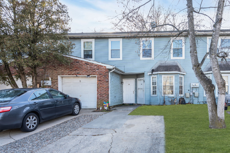 5 Harrington Ln #A - Photo 2 of 12