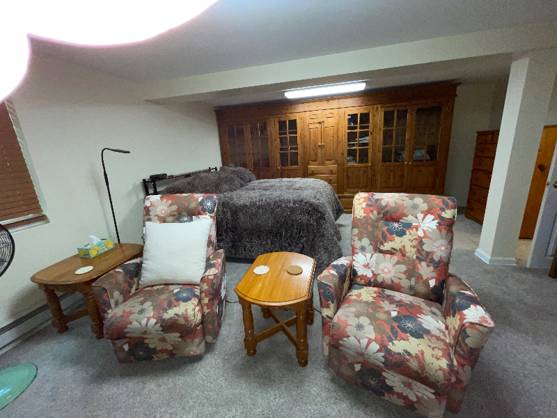 241 Wedgewood Cir - Photo 2 of 10