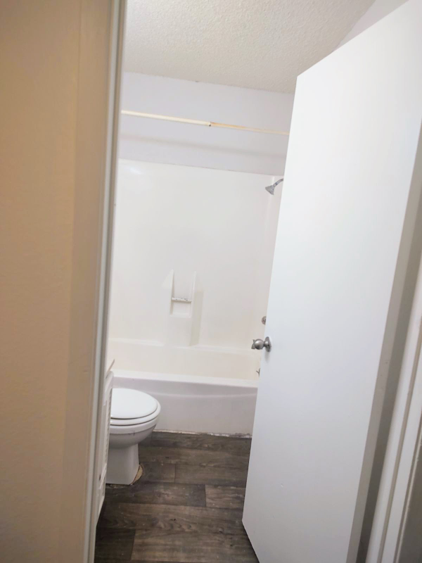 1907 Hearthstone Dr #C - Photo 5 of 8