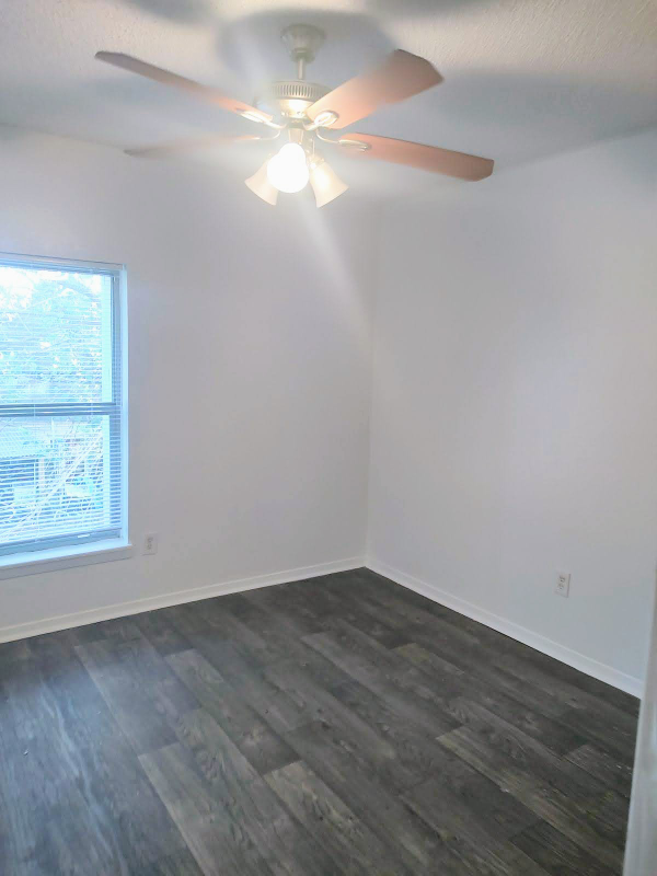 1907 Hearthstone Dr #C - Photo 6 of 8