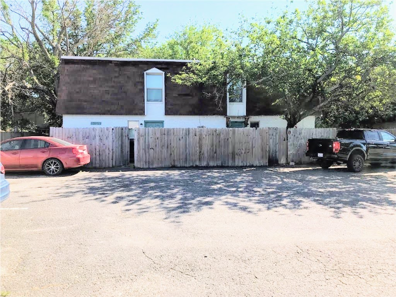 1907 Hearthstone Dr #C - Photo 7 of 8