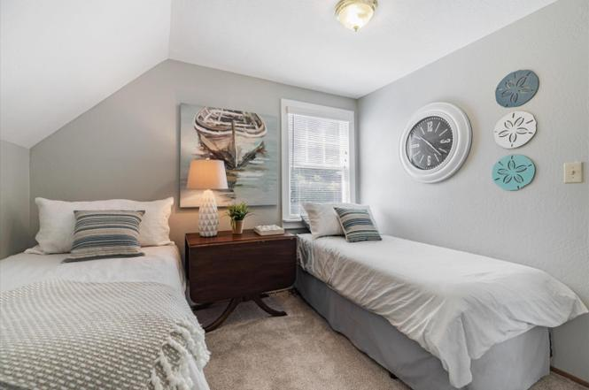 1555 Lincoln Ave - Photo 5 of 19