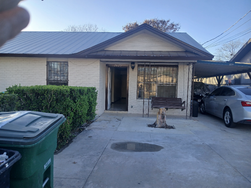 2623 Dahlgreen Ave - Photo 2 of 18