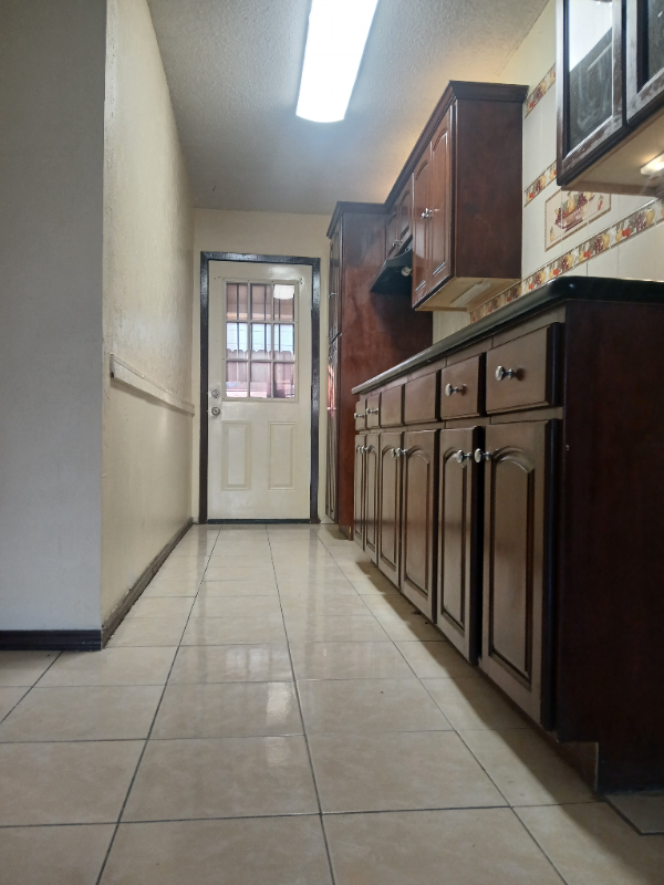 2623 Dahlgreen Ave - Photo 7 of 18