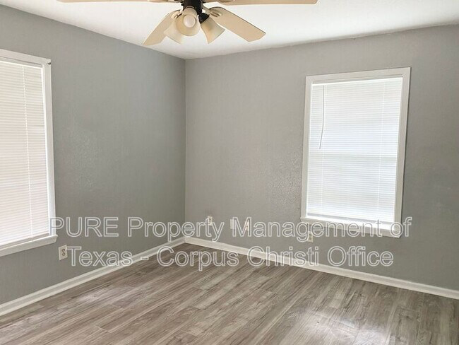 913 W Point Rd #1 - Photo 2 of 7