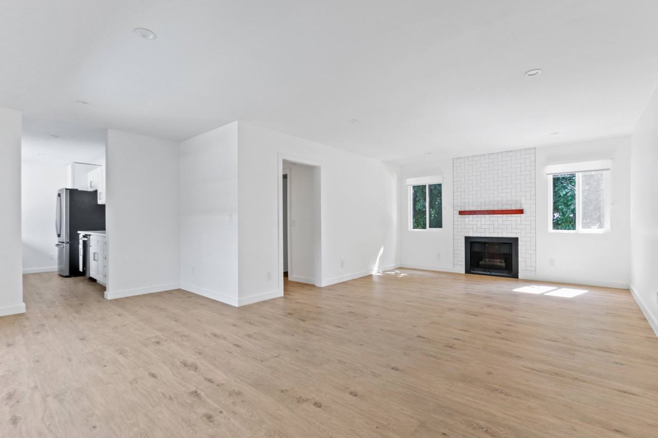 10795 Woodbine - Photo 2 of 14