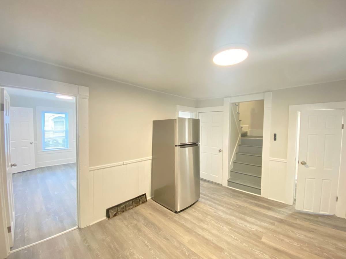 8 Parkinson Ct - Photo 6 of 10