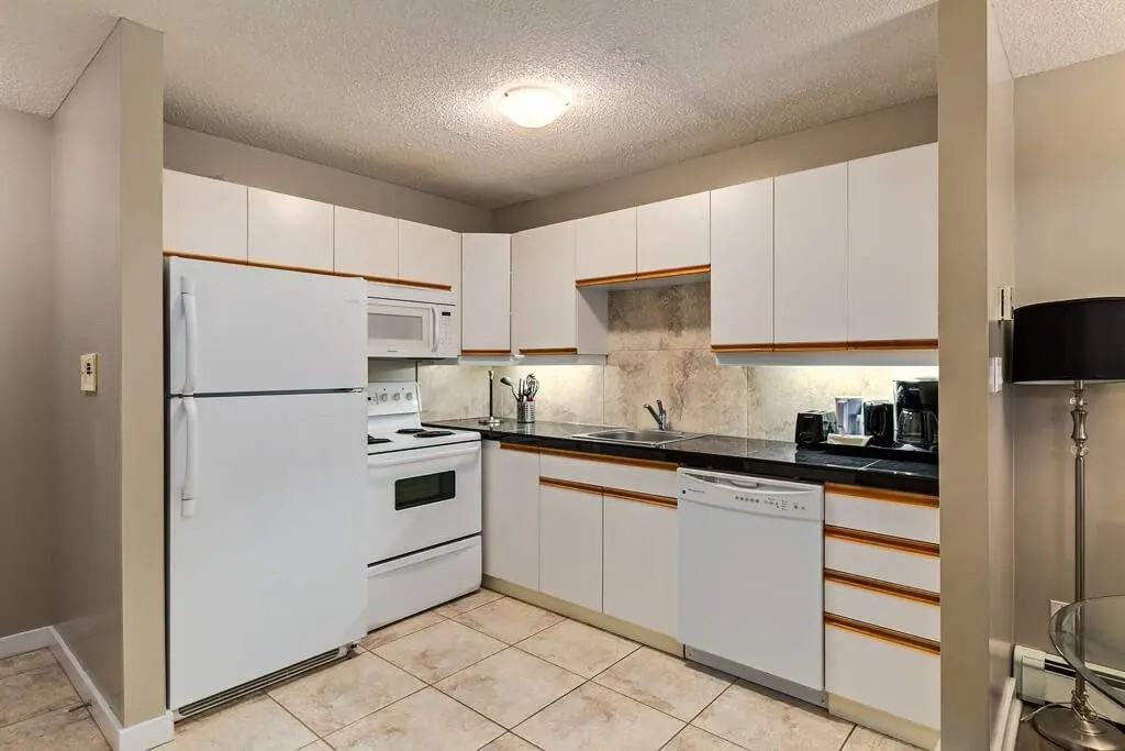 Meredith Road Apartments - Photo 5 of 27