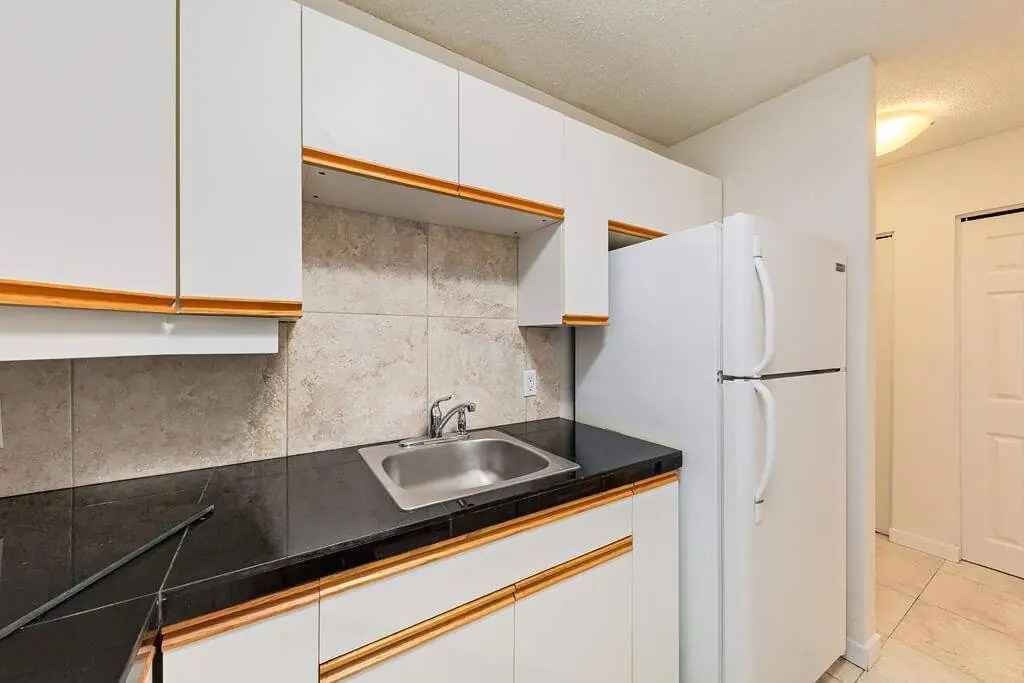 Meredith Road Apartments - Photo 7 of 27